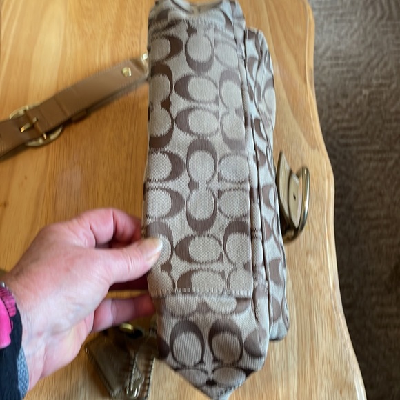 Coach small to medium purse - Picture 4 of 9